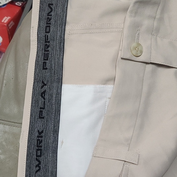 NWT Roundtree & Yorke Mens Shorts Tan Flat Front Pockets Sz 44 Tall - Picture 7 of 8